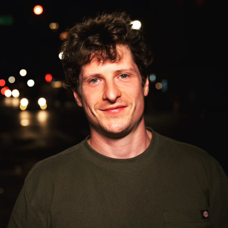 Michael Rowland (HBO MAX, Comedy Central, FOX) Headlines The Riot Comedy Club